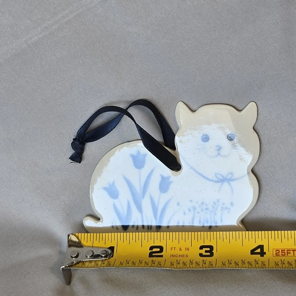 Vtg Russ Berrie Cat Christmas Ornament Blue White Delft Tulips Kitty Ceramic